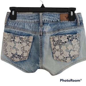 American Eagle Outfitters "Shortie" Denim Lace Shorts sz 00